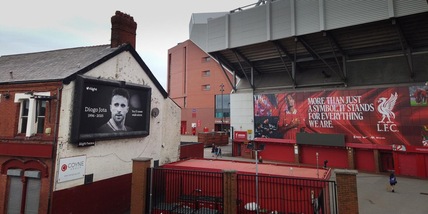 Il Liverpool si stringe intorno alla famiglia di Diogo Jota: la scelta che commuove tutti