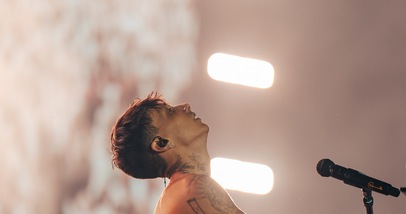 Ultimo fa impazzire Roma (e anche chi lo snobba): l'Olimpico ai suoi piedi