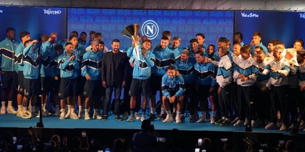 Napoli, la presentazione della squadra ai tifosi: boato per Conte e De Bruyne
