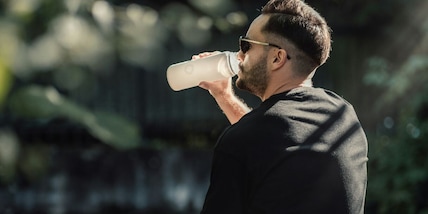 Né frullati né caffè: la bevanda che aiuta a perdere peso, secondo un nuovo studio