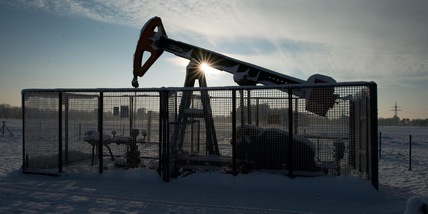 Petrolio stabile in avvio, Wti a 63,20 dollari al barile