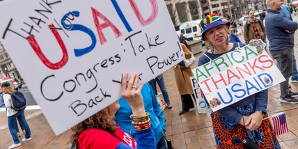 Corte appello autorizza Trump a bloccare fondi all'estero