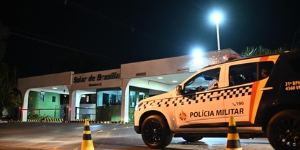 Avvocati Bolsonaro chiedono assoluzione per ex presidente