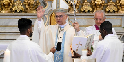 Il Papa, serve il fuoco dell'amore, non quello delle armi