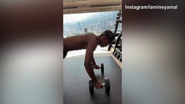 Barca, flessioni con i pesi a Monte Carlo per Yamal