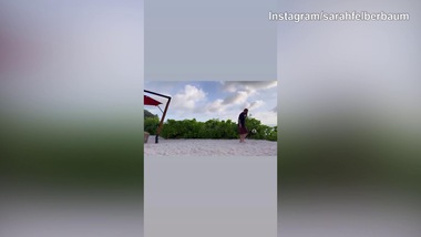 De Rossi non perde la classe: che colpo di tacco al telefono!