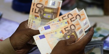 Euro poco mosso in avvio, a 1,1587 dollari