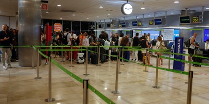 Israele vieta l'ingresso al sindaco di Barcellona