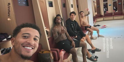 Sancho, niente Roma ma sorrisi con i suoi "fratelli" al Manchester United: la nuova foto social