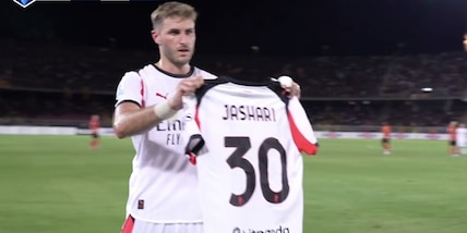 Gimenez si sblocca ed esulta con la maglia di Jashari, ma poi il Var annulla per fuorigioco