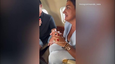 Wanda Nara, partita a "Uno" ad alta quota