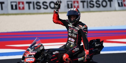 Rivivi la diretta Moto Gp Sprint Misano: vince Bezzecchi, Marquez a terra. Bagnaia lontano