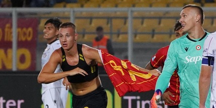 Camarda all'ultimo respiro: il  Lecce riagguanta il Bologna allo scadere