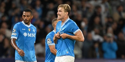 Hojlund trascina il Napoli in Champions, una super doppietta decide la sfida con lo Sporting Lisbona
