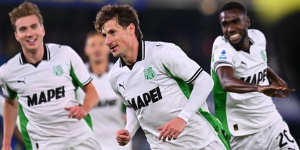 Il Sassuolo vince a Verona, bis di Grosso: decide Pinamonti, ancora a secco Zanetti