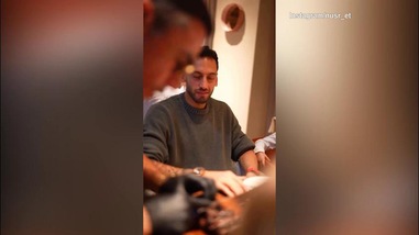 Calhanoglu a cena da Salt Bae