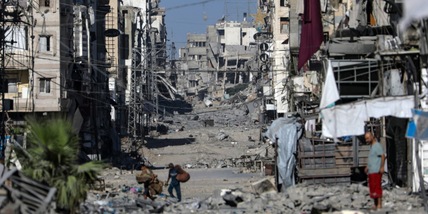 Media, gli abitanti di Gaza festeggiano per le strade