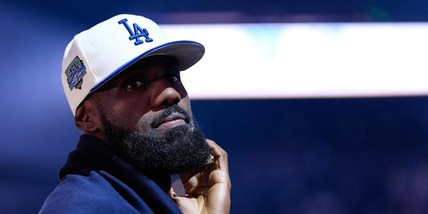 LeBron James fermato dalla sciatica: salta l'esordio in Nba