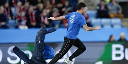 Norvegia-Israele: il falco Mario Ferri fa invasione e mostra la maglia "Free Gaza"