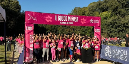 Bosco in rosa - Mille donne per la solidarietà tra i viali del Bosco di Capodimonte