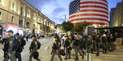 Trump, 'applaudono tutti, è un onore