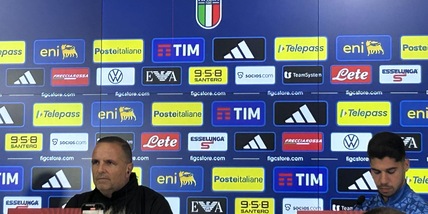 Israele, Solomon con gli occhi lucidi in conferenza: la frase sugli ostaggi. Intanto spuntano i cecchini