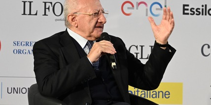 De Luca, "a capotavola ci sono sempre io, controllo tutto"