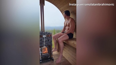 Ibrahimovic si rilassa in sauna