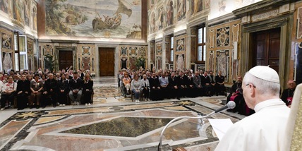 Il Papa, "l'usura è un peccato grave, rende schiave le persone"