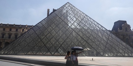Ritrovato fuori dal Louvre un gioiello rubato