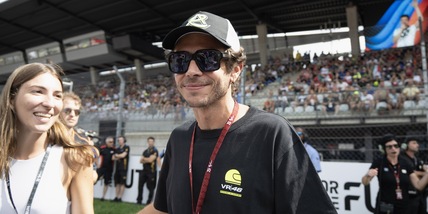 Valentino Rossi leggendario: il Dottore vince la 8 ore di Indianapolis!