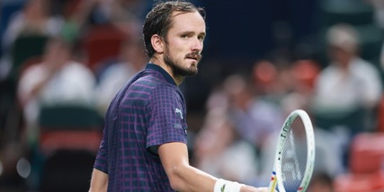 Medvedev torna a vincere un titolo dopo 883 giorni: da Roma ad Almaty, sempre sulle montagne russe