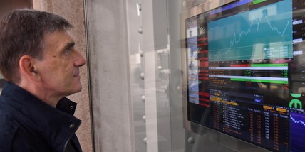 Borsa: Europa fiacca con le trimestrali, corre Londra