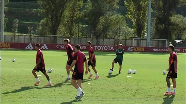 Roma, Ferguson si becca una pallonata