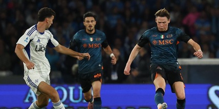 Conte fermato da Fabregas, Milinkovic-Savic para un rigore a Morata: pari Napoli, la Roma sogna il sorpasso