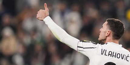 Vlahovic può restare alla Juve? Rinnovo complicato, ecco chi lo cerca Vlahovic può restare alla Juve? Rinnovo complicato, ecco chi lo cerca