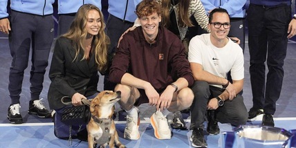 Sinner show, che festa in campo con Laila e il cane Snoopy!