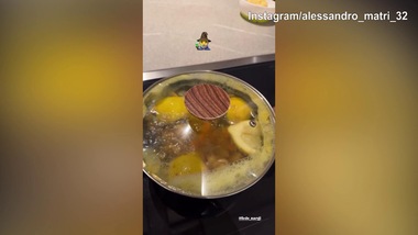 Alessandro Matri si "trasforma" nello chef di casa