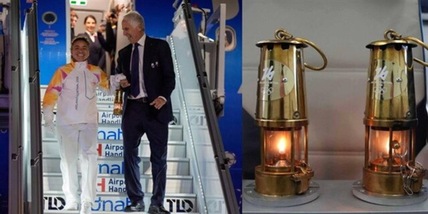 La fiamma olimpica di Milano-Cortina è in Italia, Jasmine Paolini la consegna a Mattarella