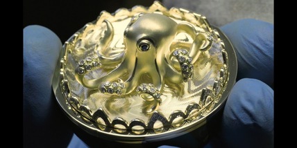 Furto da film: ladro ingoia l’uovo Fabergé di James Bond. Quanto vale