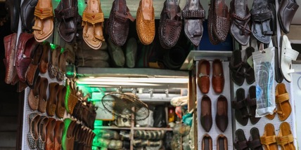 Prada è pronta a reinventare i sandali indiani Kolhapuri: saranno in edizione limitata e costeranno tantissimo