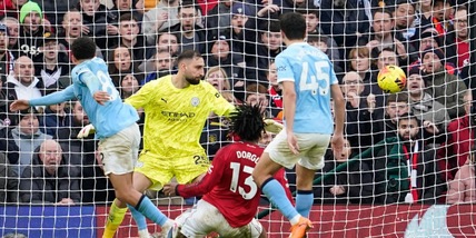 United a valanga sul City di Guardiola: Carrick al debutto si prende il derby grazie a Mbeumo e Dorgu