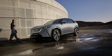 Mazda presenta CX-6e il D-Suv 100% elettrico