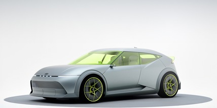 Hyundai IONIQ 3: La Nuova Berlina Elettrica Compatta di Riferimento