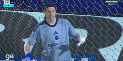 Incredibile in Brasile: il portiere Cássio chiede all'arbitro il permesso di andare in bagno durante la partita