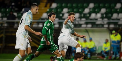 Serie B, il Frosinone ne fa tre all'Avellino. La Juve Stabia vince in rimonta a Empoli