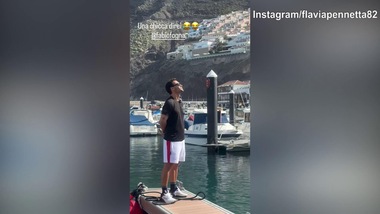 Fognini ripreso dalla Pennetta: "Il sole bacia i belli..."