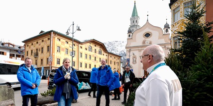 La presidente del CIO Kirsty Coventry visita Casa Italia Cortina