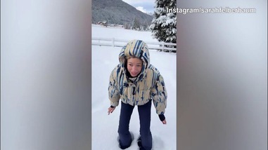 Tuffo nella neve per Lady De Rossi