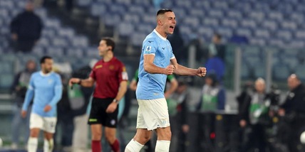 Marusic trascina la Lazio contro il Sassuolo: Sarri torna a vincere all'Olimpico